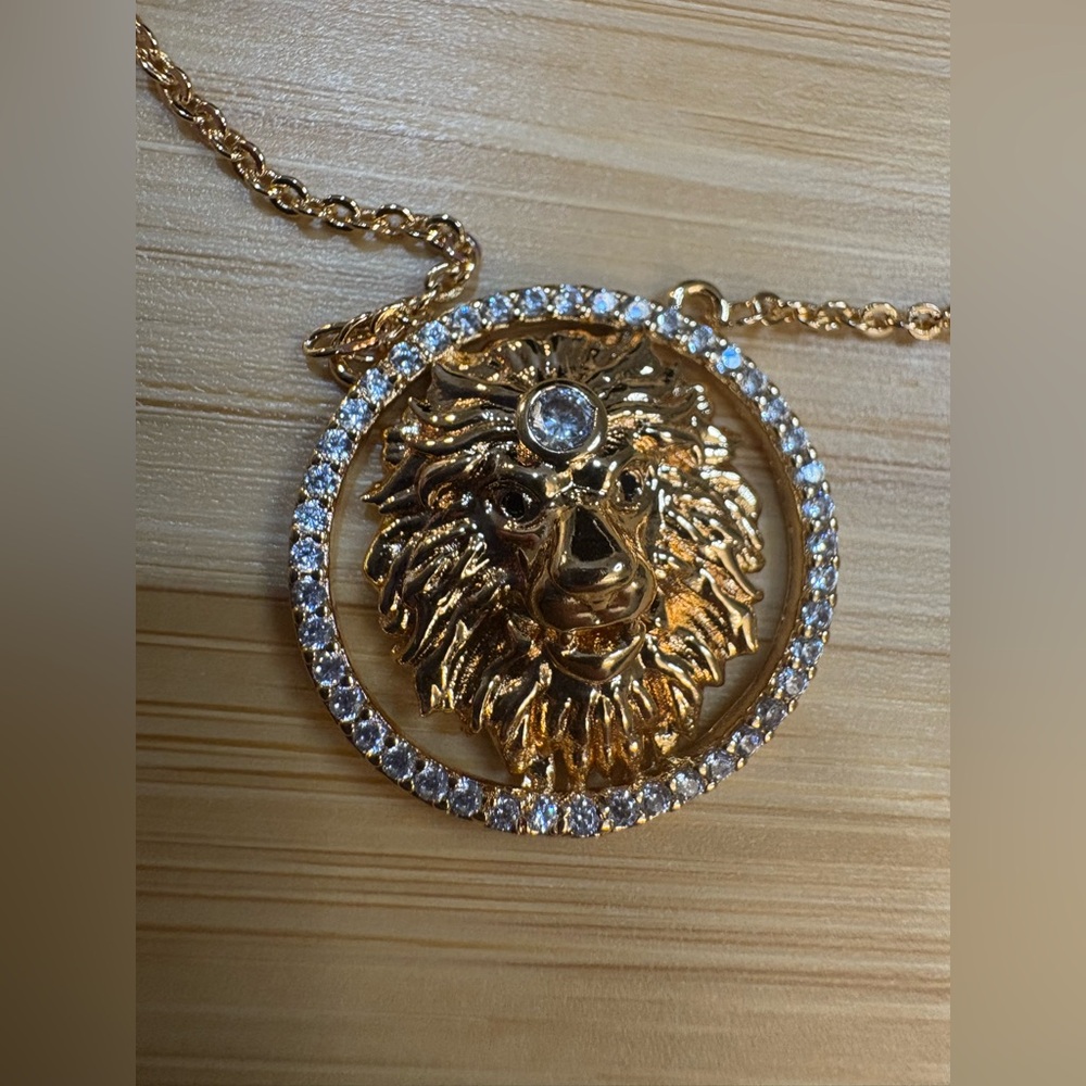 New‎ 18k Gold plated Pendant Necklace 18"